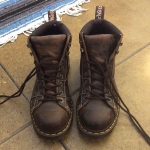 Dr. Martens Alderton Boots Women’s size 7//men’s 8